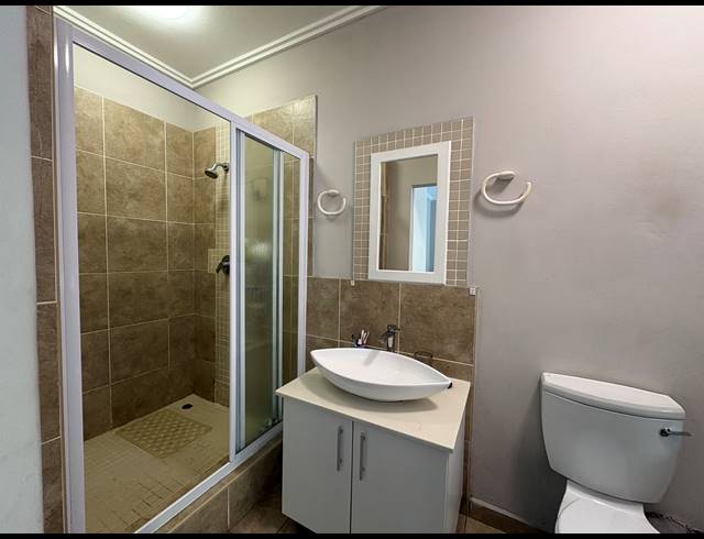3 BEDROOM APARTMENT FOR SALE IN PALM LAKES ESTATE